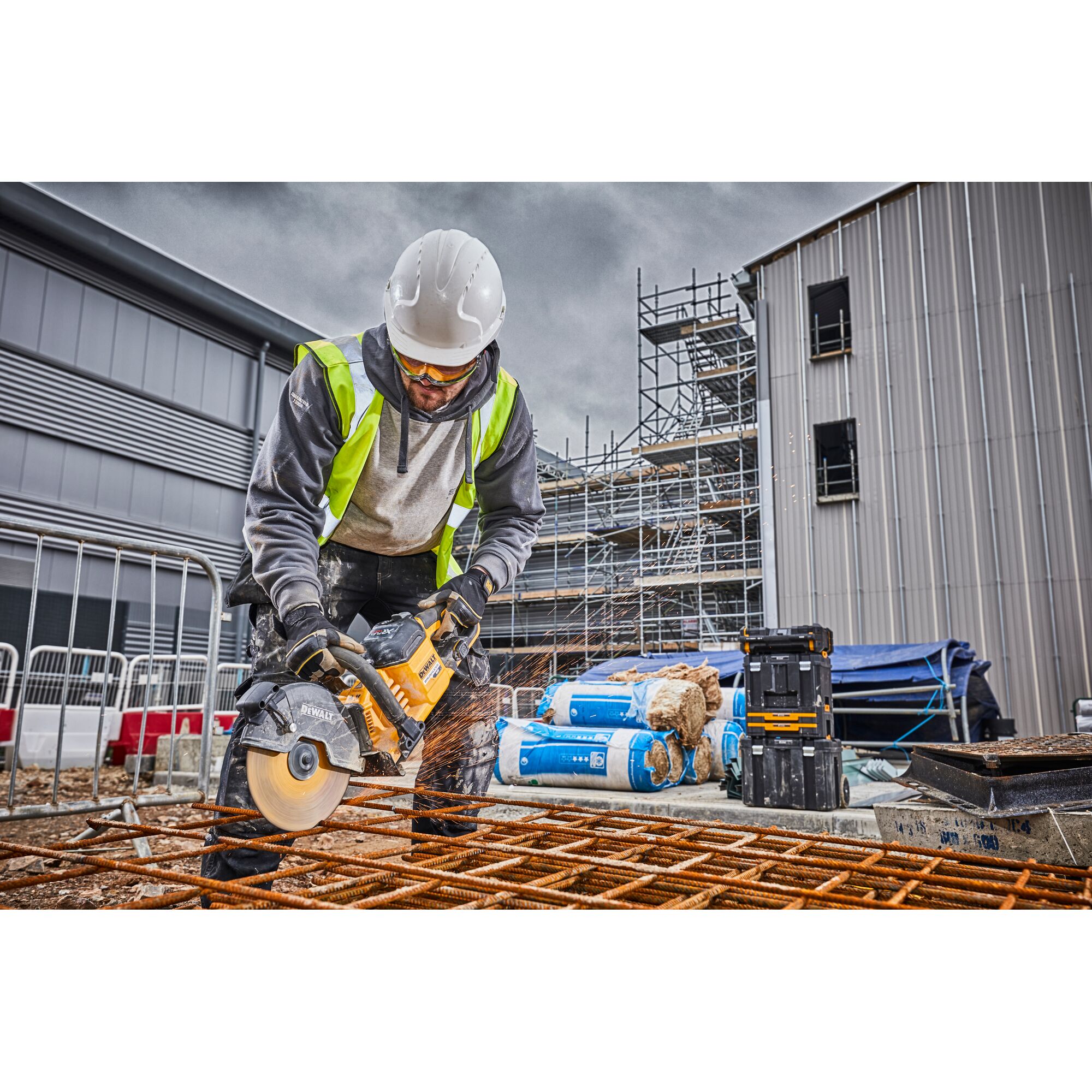 เลื่อยตัด 54V XR FLEXVOLT 230mm - เครื่องเปล่า