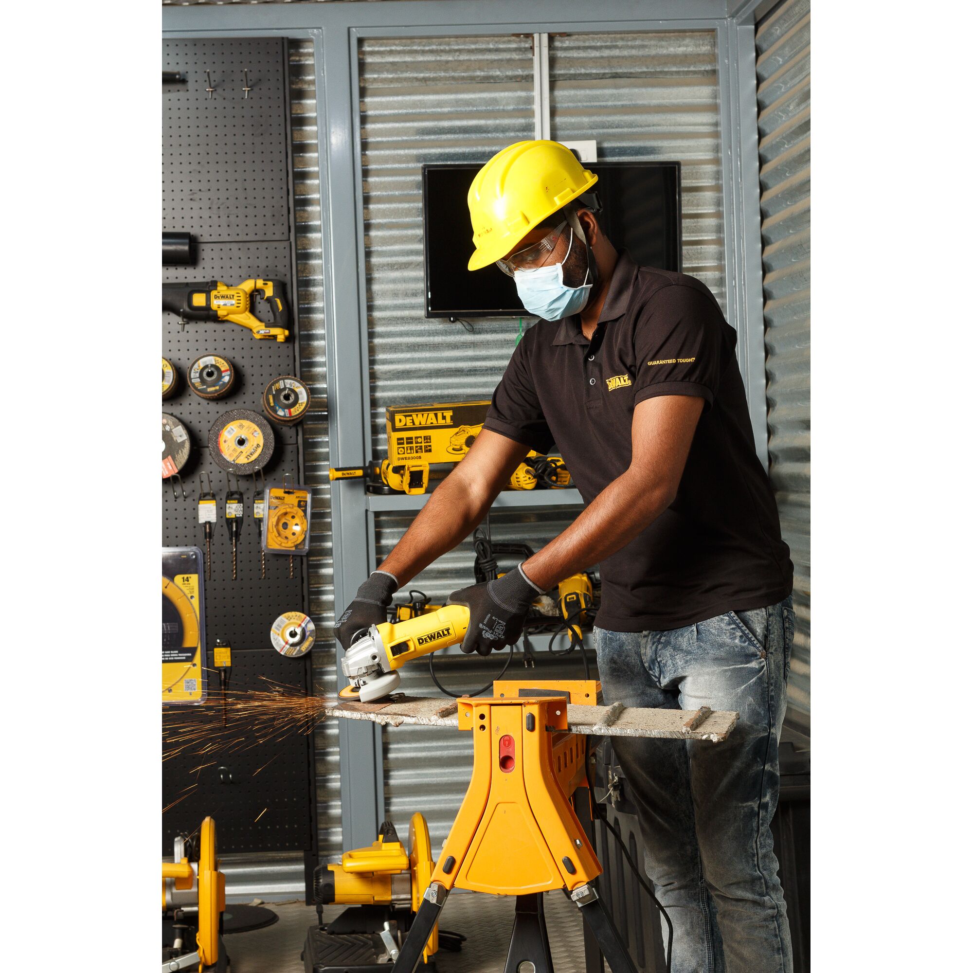 เครื่องเจียร 4" สวิตช์เลื่อนข้าง